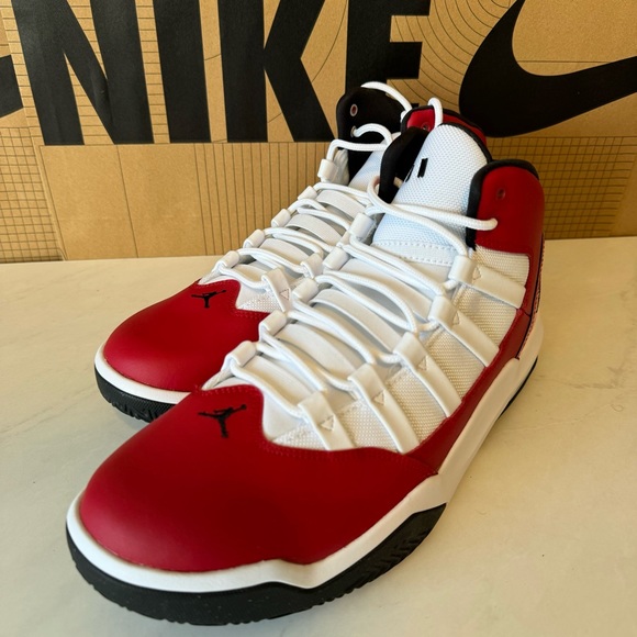 Final Sale!!! 🌺 NIKE 🌺  JORDAN MAX AURA 👟 - Picture 7 of 14